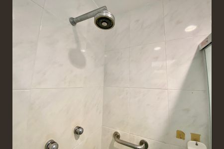 Apartamento para alugar com 250m², 3 quartos e sem vagaBanheiro 1