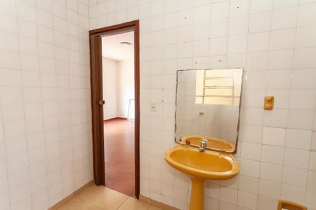 Casa à venda com 190m², 3 quartos e 4 vagasBanheiro da Edicula