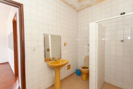 Casa à venda com 190m², 3 quartos e 4 vagasBanheiro da Edicula