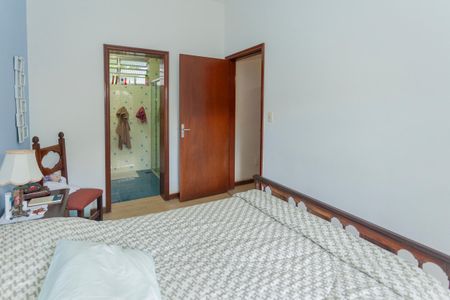 Casa à venda com 190m², 3 quartos e 4 vagasSuíte