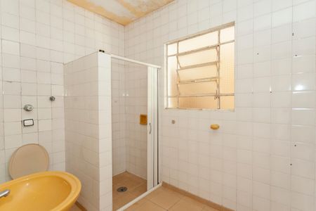 Casa à venda com 190m², 3 quartos e 4 vagasBanheiro da Edicula