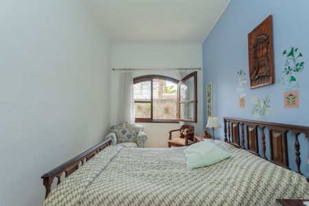 Casa à venda com 190m², 3 quartos e 4 vagasSuíte