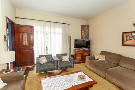 Casa à venda com 190m², 3 quartos e 4 vagasSala