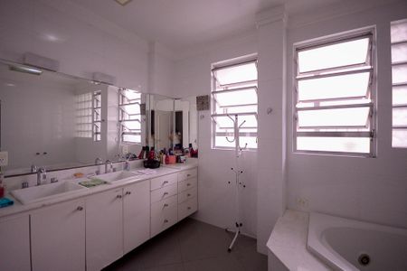 Apartamento à venda com 179m², 3 quartos e 1 vagaBanheiro da Suite