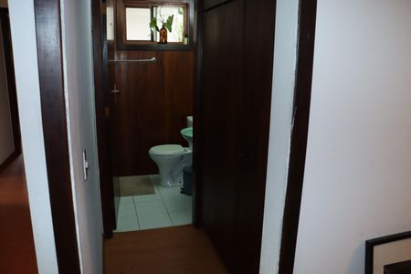 Casa de condomínio para alugar com 227m², 3 quartos e 2 vagasLavabo