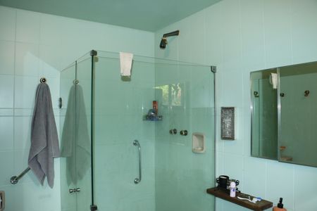 Casa de condomínio para alugar com 227m², 3 quartos e 2 vagasBanheiro do Quarto 1