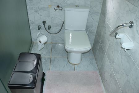 Casa de condomínio para alugar com 227m², 3 quartos e 2 vagasBanheiro do Quarto 2