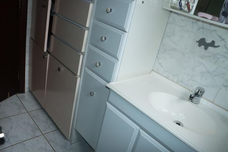 Casa de condomínio para alugar com 227m², 3 quartos e 2 vagasBanheiro do Quarto 2