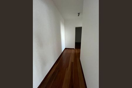 Apartamento à venda com 70m², 2 quartos e 1 vagaCorredor