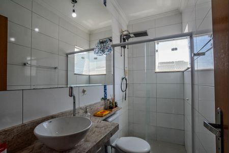 Apartamento à venda com 140m², 2 quartos e 2 vagas Apartamento à venda com 140m², 2 quartos e 2 vagasBanheiro da Suíte
