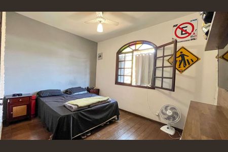 Casa à venda com 4 quartos, 244m² em Ouro Preto, Belo Horizonte