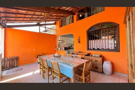 Casa à venda com 4 quartos, 244m² em Ouro Preto, Belo Horizonte