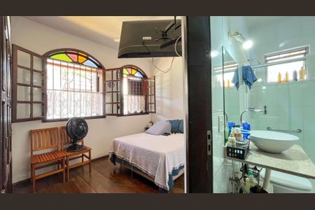 Casa à venda com 244m², 4 quartos e 3 vagas