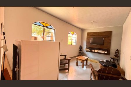 Casa à venda com 4 quartos, 244m² em Ouro Preto, Belo Horizonte