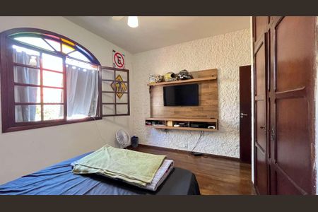 Casa à venda com 4 quartos, 244m² em Ouro Preto, Belo Horizonte