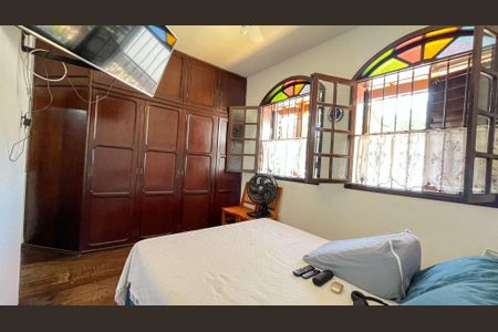 Casa à venda com 4 quartos, 244m² em Ouro Preto, Belo Horizonte