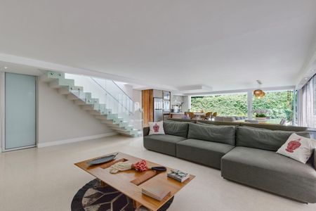 Casa à venda com 5 quartos, 469m² em Jardim Marajoara, São Paulo