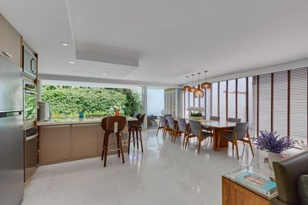 Casa à venda com 5 quartos, 469m² em Jardim Marajoara, São Paulo