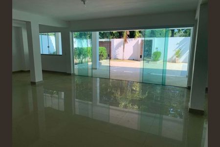 Casa à venda com 5 quartos, 1000m² em Barra da Tijuca, Rio de Janeiro