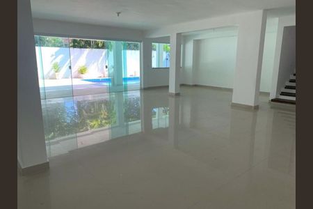Casa à venda com 5 quartos, 1000m² em Barra da Tijuca, Rio de Janeiro