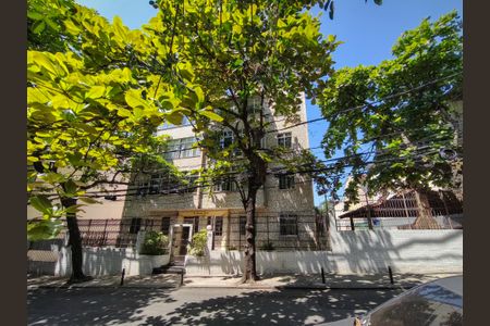 Apartamento à venda com 73m², 2 quartos e 1 vaga Apartamento à venda com 73m², 2 quartos e 1 vagaFachada