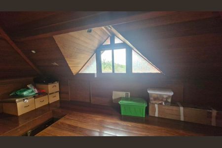 Casa de condomínio à venda com 290m², 4 quartos e 3 vagas