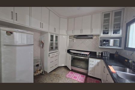 Casa de condomínio à venda com 290m², 4 quartos e 3 vagas