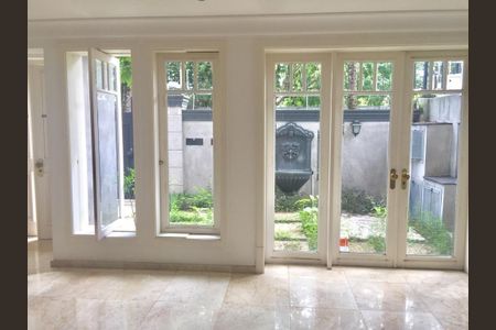 Casa à venda com 4 quartos, 400m² em Indianópolis, São Paulo