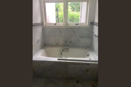 Casa à venda com 4 quartos, 400m² em Indianópolis, São Paulo