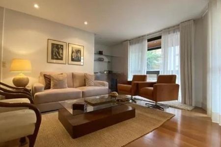 Apartamento à venda com 3 quartos, 161m² em Moema, São Paulo