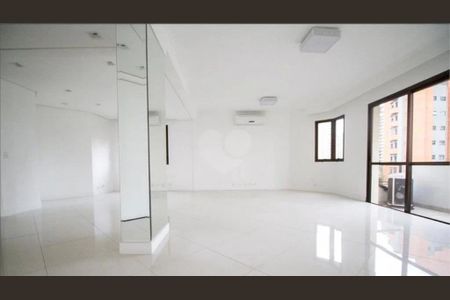 Apartamento à venda com 230m², 3 quartos e 4 vagas