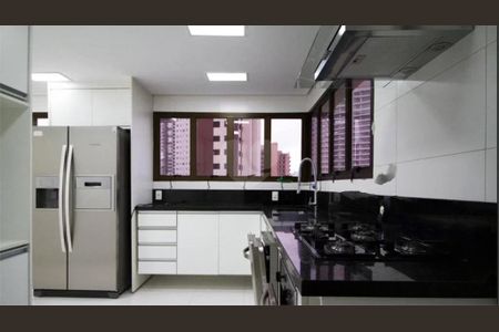 Apartamento à venda com 230m², 3 quartos e 4 vagas