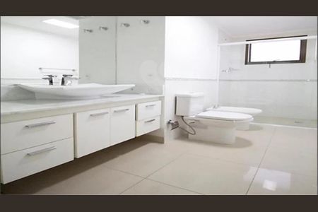 Apartamento à venda com 230m², 3 quartos e 4 vagas