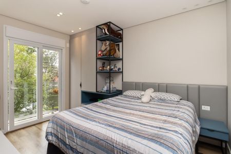 Casa à venda com 4 quartos, 247m² em Granja Julieta, São Paulo