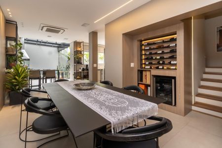 Casa à venda com 4 quartos, 247m² em Granja Julieta, São Paulo
