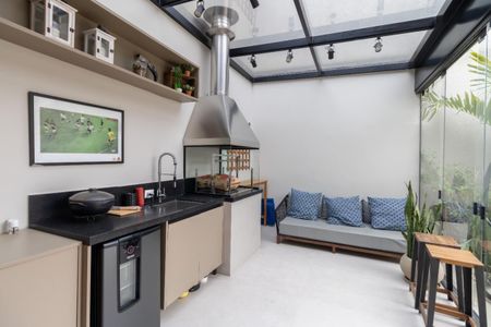 Casa à venda com 247m², 4 quartos e 2 vagas