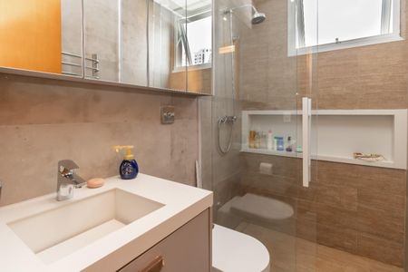 Casa à venda com 247m², 4 quartos e 2 vagas