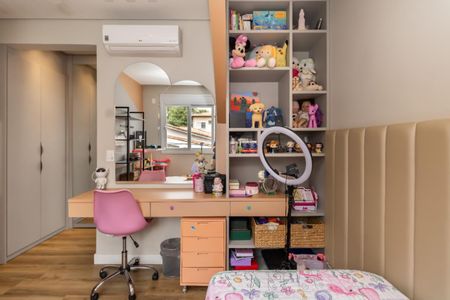 Casa à venda com 247m², 4 quartos e 2 vagas