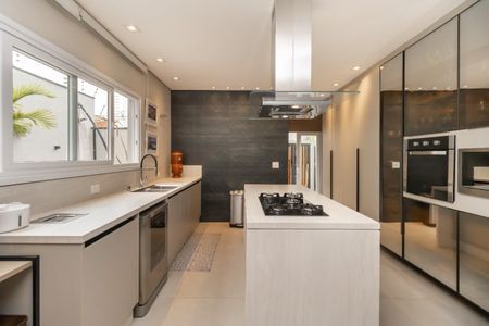 Casa à venda com 247m², 4 quartos e 2 vagas