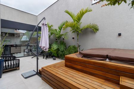 Casa à venda com 247m², 4 quartos e 2 vagas