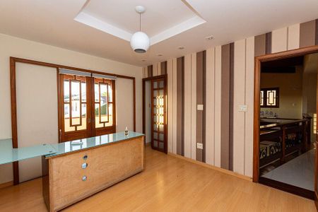 Casa à venda com 4 quartos, 289m² em Camboinhas, Niterói