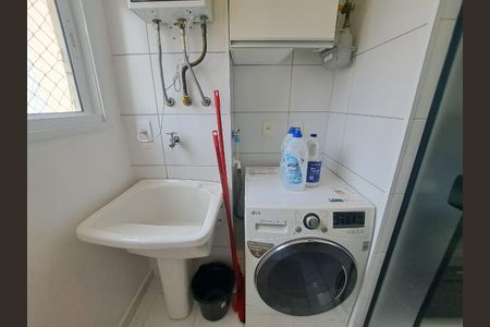 Área de Serviço de apartamento para alugar com 2 quartos, 52m² em Umuarama, Osasco