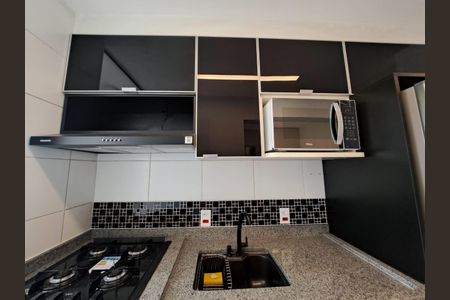 Cozinha de apartamento para alugar com 2 quartos, 52m² em Umuarama, Osasco