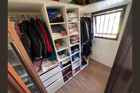 Casa à venda com 178m², 3 quartos e 2 vagas Casa à venda com 178m², 3 quartos e 2 vagasCloset Suíte