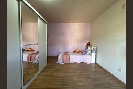 Casa à venda com 178m², 3 quartos e 2 vagas Casa à venda com 178m², 3 quartos e 2 vagasQuarto 1