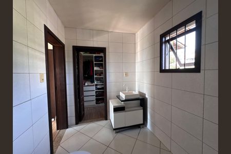 Casa à venda com 178m², 3 quartos e 2 vagas Casa à venda com 178m², 3 quartos e 2 vagasBanheiro Suíte