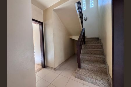 Casa à venda com 178m², 3 quartos e 2 vagas Casa à venda com 178m², 3 quartos e 2 vagasHall de entrada