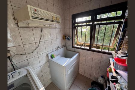 Casa à venda com 178m², 3 quartos e 2 vagas Casa à venda com 178m², 3 quartos e 2 vagasÁrea de Serviço