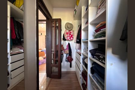 Casa à venda com 178m², 3 quartos e 2 vagas Casa à venda com 178m², 3 quartos e 2 vagasCloset Suíte