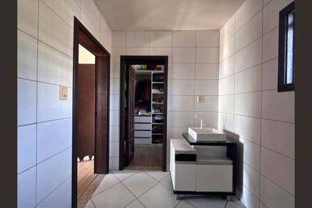 Casa à venda com 178m², 3 quartos e 2 vagas Casa à venda com 178m², 3 quartos e 2 vagasBanheiro Suíte